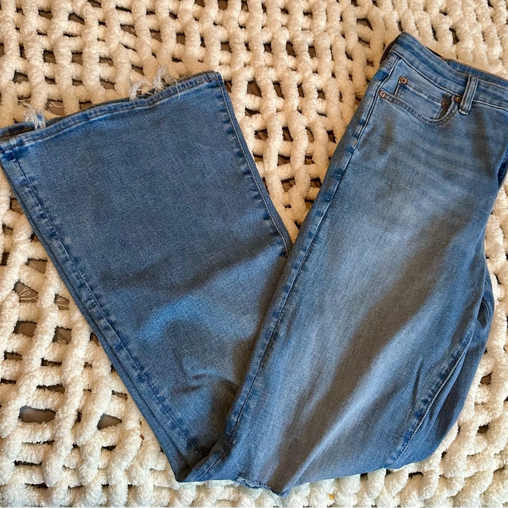 American Eagle Outfitters Flare Blue Jeans
